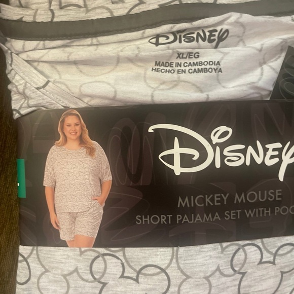 Disney Gray Mickey Mouse Lounge Set XL - Picture 4 of 4